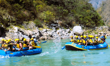 8km White Water Rafting (Rishikesh) Planet Trotter